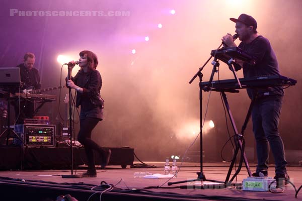 CHVRCHES - 2013-08-25 - SAINT CLOUD - Domaine National - Scene Pression Live - Lauren Eve Mayberry